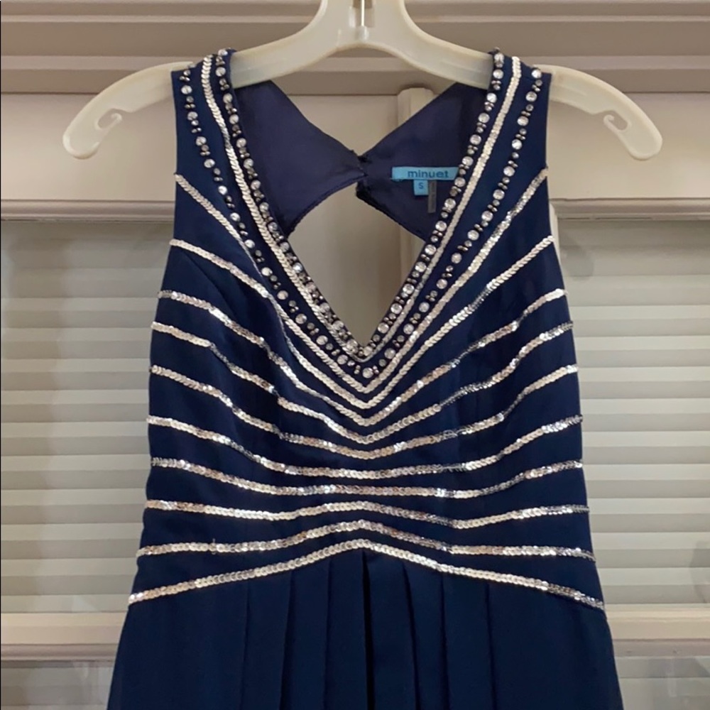 Minuet long formal dress - Picture 4 of 4